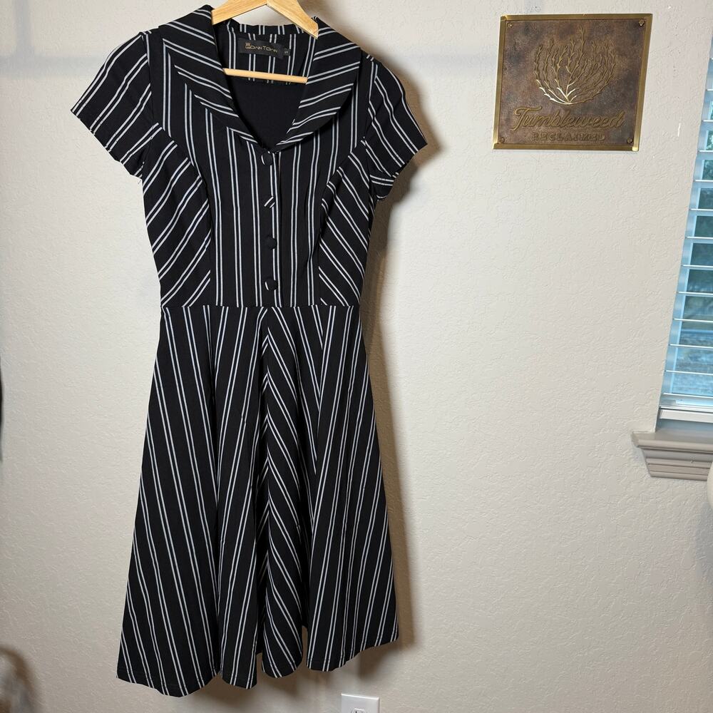 Women's Gown Town Retro Black and White Striped‎ Fit and Flair Dress Size Small